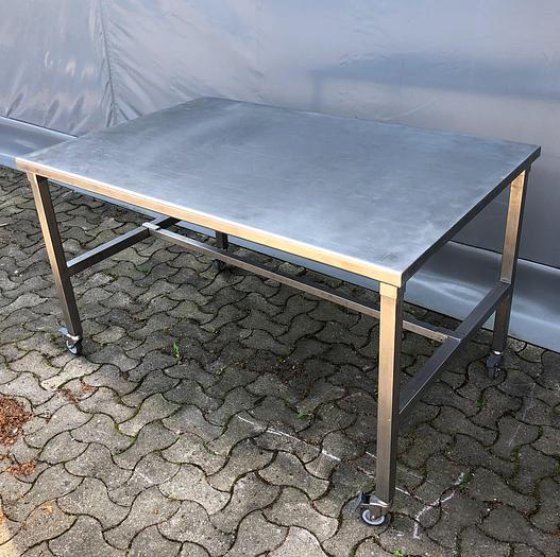 Table, acier inoxydable
