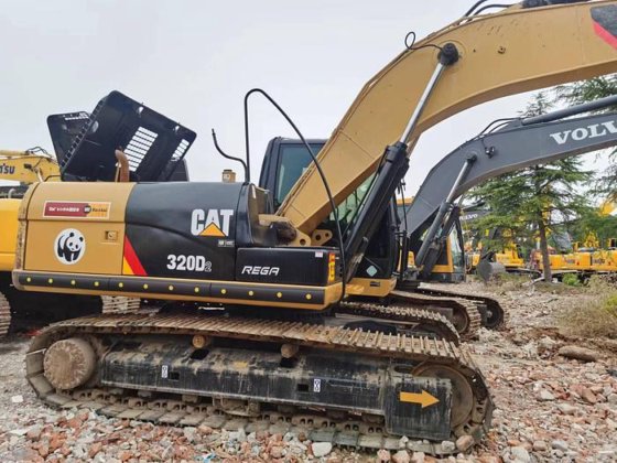 CAT 320D
