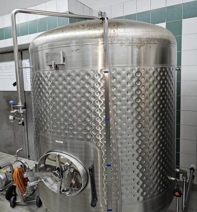 貯蔵タンク(6個)