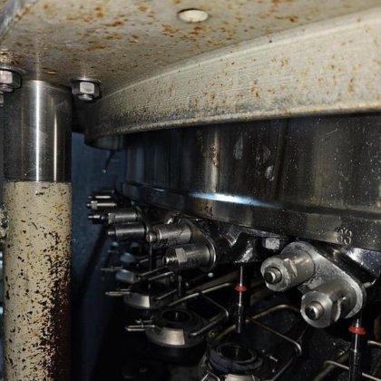 ガラス瓶充填機およびキャッパー