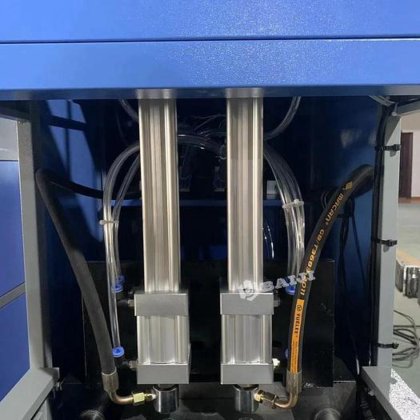 半自動200ml-2000mlペットボトルブロー製造機設備工場