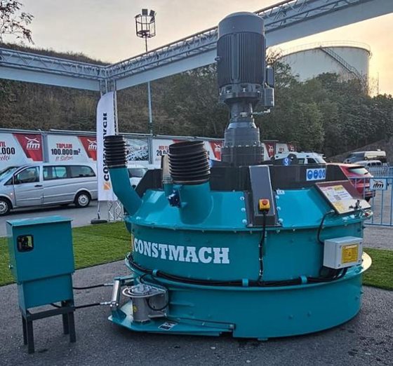 パドルミキサー（プラネタリーコンクリートミキサー）