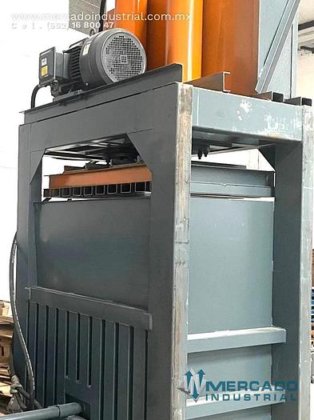 100吨容量的压力机