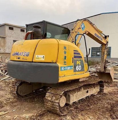 KOMATSU PC60