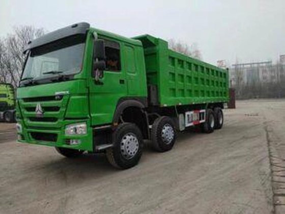 2022 中国重汽豪沃自卸车