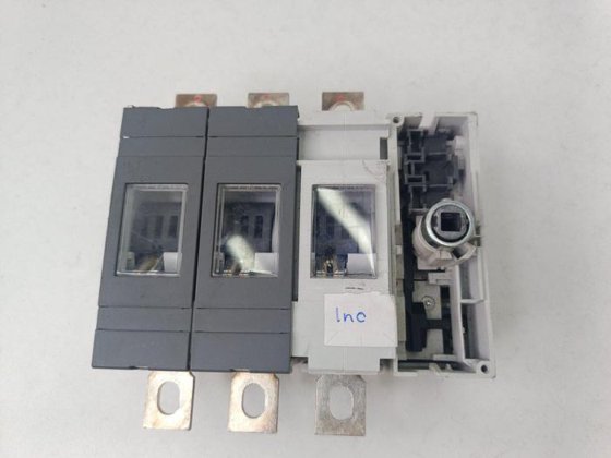 服务器机架承包商