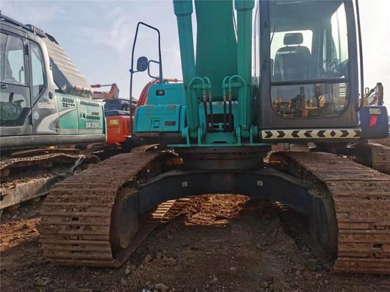 Kobelco SK210