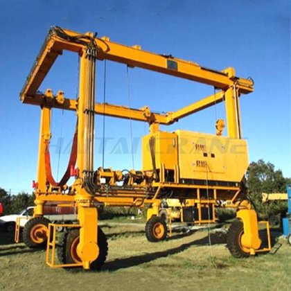 胶轮式门式起重机配件 180t胶轮式桥式大梁运输车