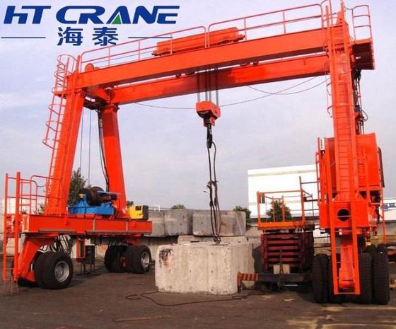 ゴムタイヤ ガントリークレーン ビームキャリア タイヤ