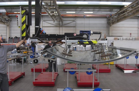 Handling glass panes