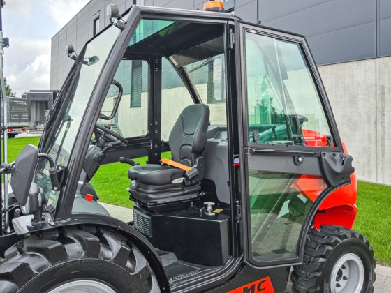 g06569 - マニトウ MC 30-4