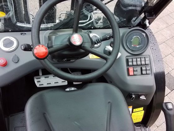 g06519 - 马尼托 MC 25-4