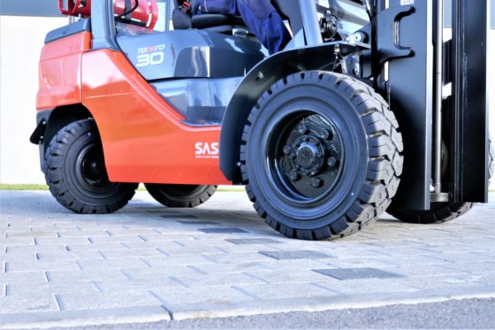 4484 - トヨタ 02-8FGF30