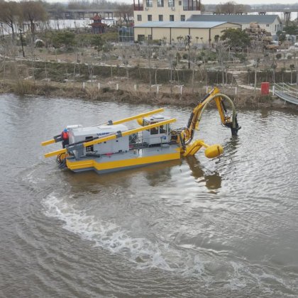 Dredger anfíbio com estacas e