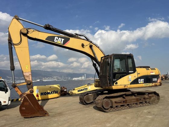 2008 CAT 320D
