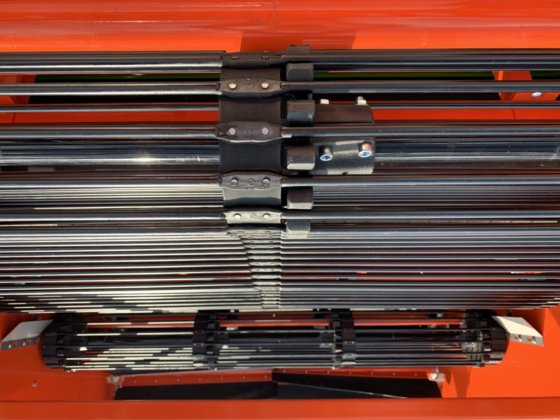 Holaras UR 135-DB mit Querförderbändern