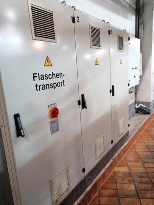 無料のボトルコンベア