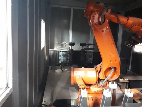 Robotic Polishing Machine with ABB