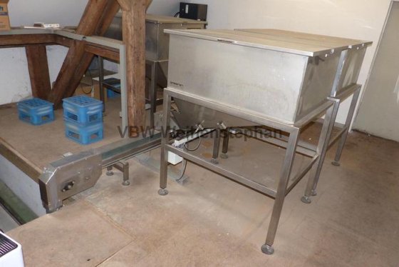 自動キャップ装着システム