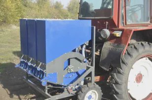 Automatic planter for onions and
