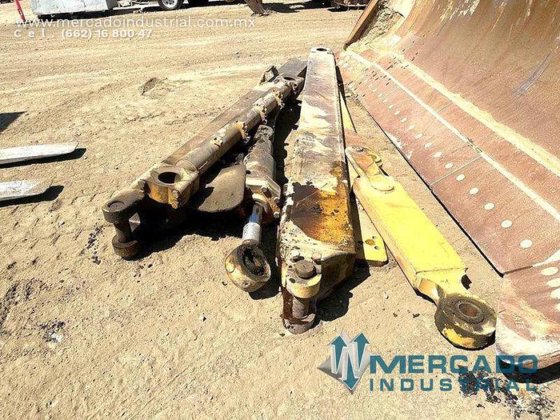 卡特彼勒 D8T 拖拉机铲刀