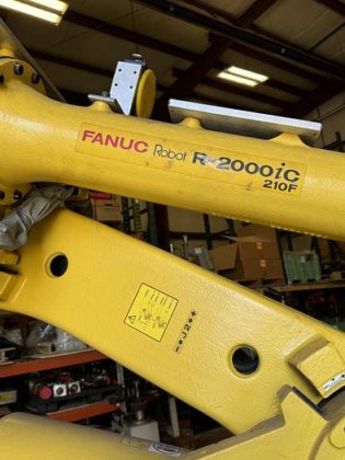 FANUC R-2000iC/210F 6 AXIS ROBOT