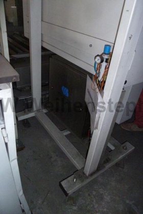 モニター付き産業用コンピュータ