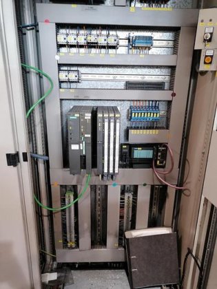 無料のボトルコンベア