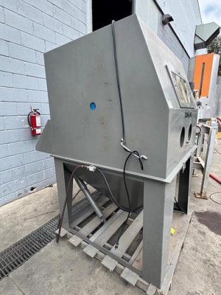 CABINA DE SANDBLASTEO CON ALIMENTACIÓN