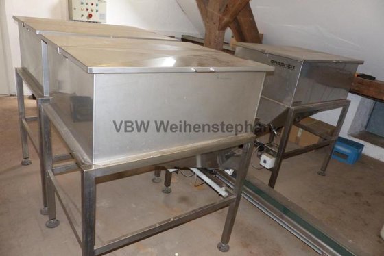 automatic caps loading system