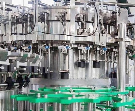 全自动三合一碳酸饮料清洗灌装旋盖机