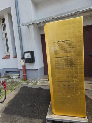 Gold vending machine / Gold