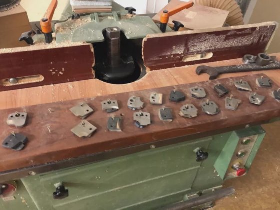 JAROMA DYFD 2 tafelfrees met