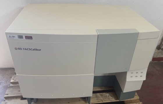 BD FACSCalibur flow cytometer 488nm Argon 4 PMT Bj2009 Flow Cytometer ...