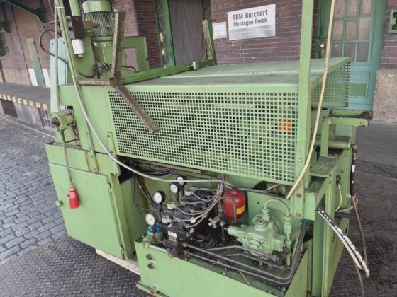 Eisele VA-0-HYD circular saw machine