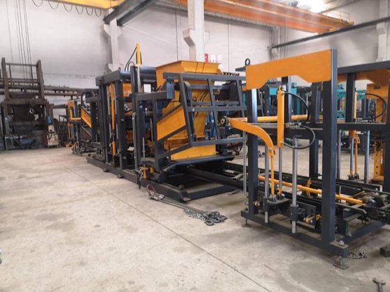 BS-30 砌块、砖块和路面砖制造机