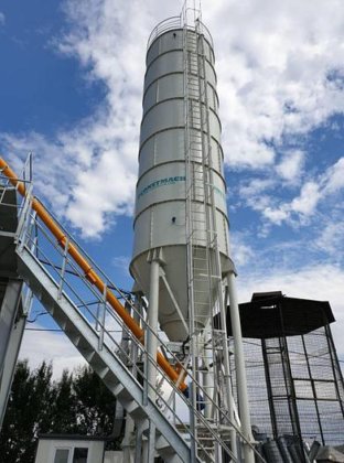CS-100 焊接水泥筒仓 75 吨