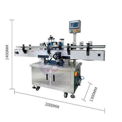 智通全自动圆瓶贴标机，用于塑料玻璃瓶罐酒的纸质不干胶标签粘贴印刷机