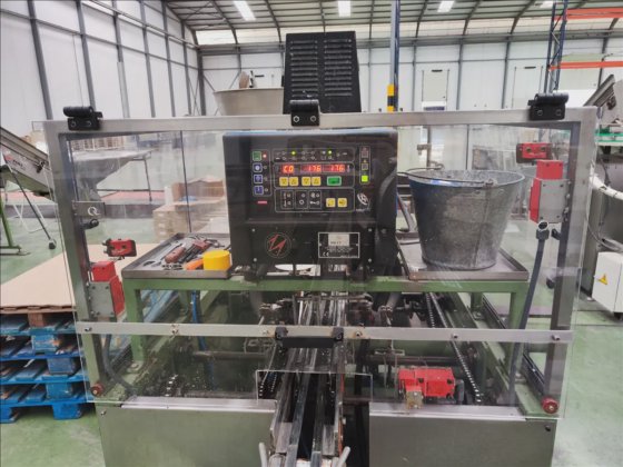 MACCHINA ASTUCCIATRICE AUTO REMA