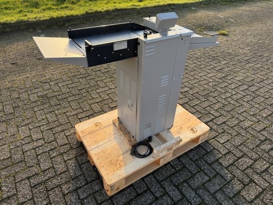 2000 Morgana Autocreaser 33