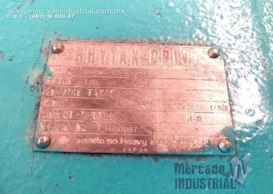 住友ブランドの粉砕機は、電気制御の5馬力ギアモーターを搭載しています