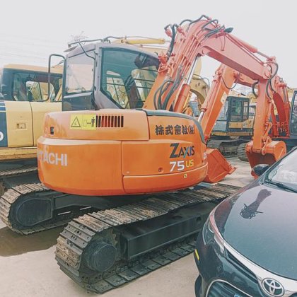 Hitachi ZX75