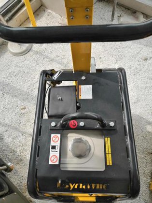 HUR300 低价抢购 可逆式振动汽油发动机平板压路机,用于土壤压实