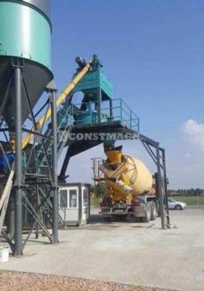 紧凑型混凝土厂，产能 20 立方米/小时，全新