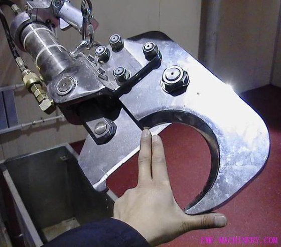 为清真肉类屠宰场拆除牛屠宰场设备剪刀