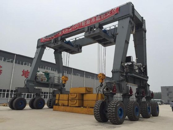 轮胎式起重机制造商价格桥门式起重机