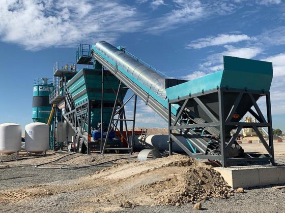 移动混凝土搅拌站