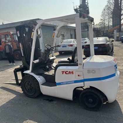 2021 TCM FD30 forklift