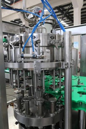 塑料瓶碳酸饮料灌装机/碳酸饮料灌装机