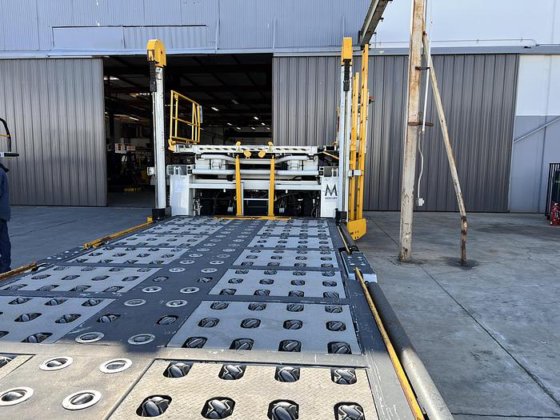 2000 JBT Commander 30 Cargo Loader in Santa Fe Springs, CA, USA